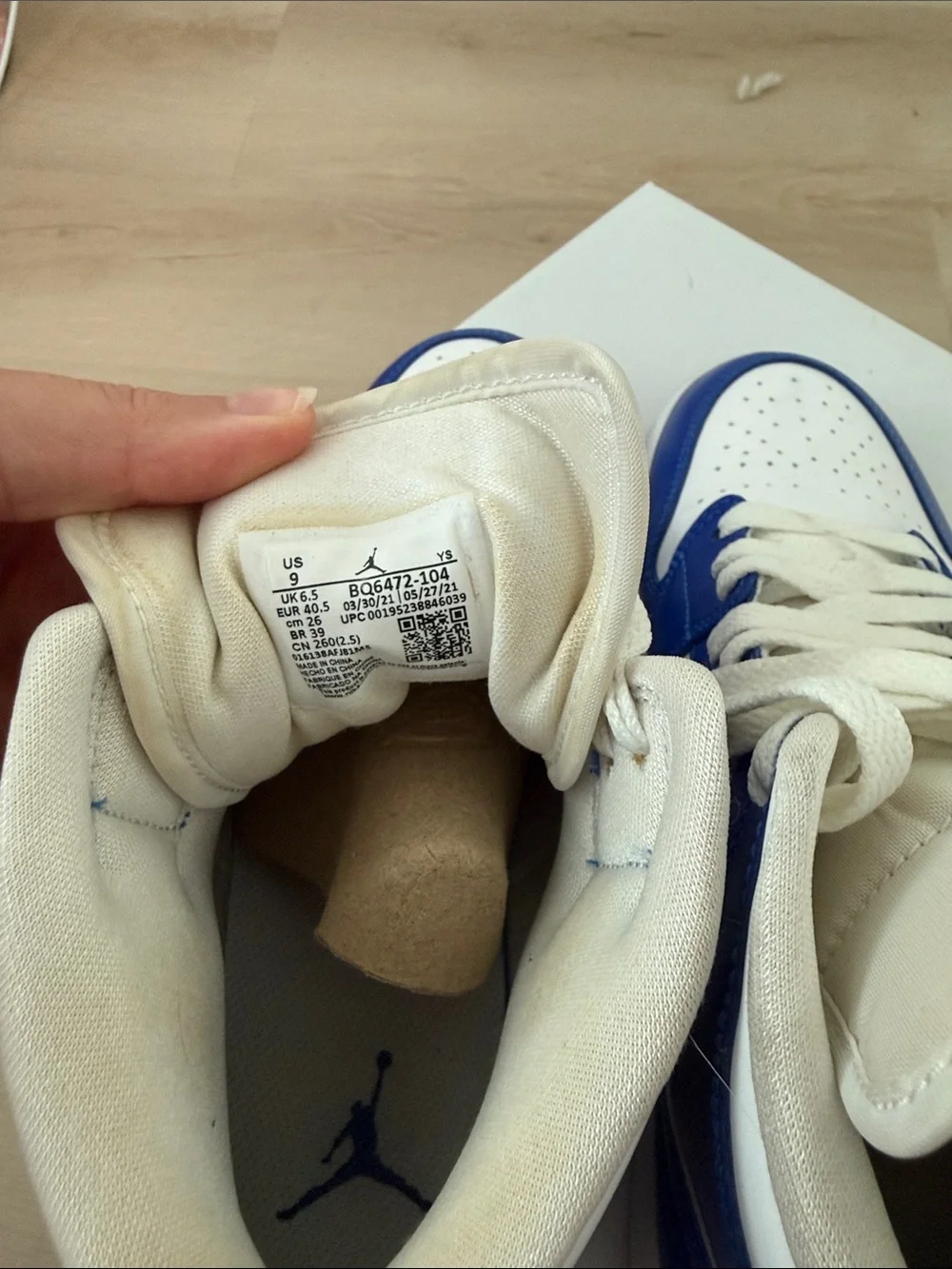 Nike Air Jordan 1 Mid - White & Royal Blue